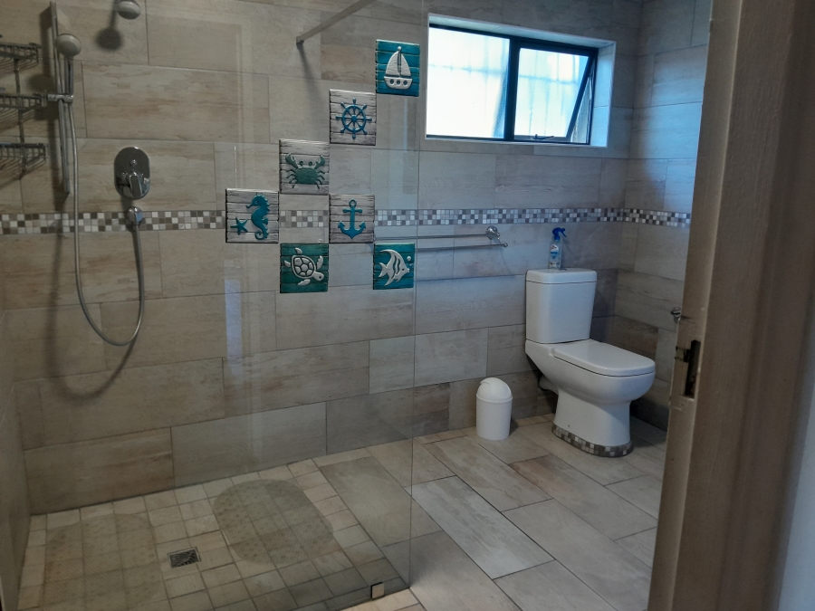 4 Bedroom Property for Sale in Gansbaai Central Western Cape